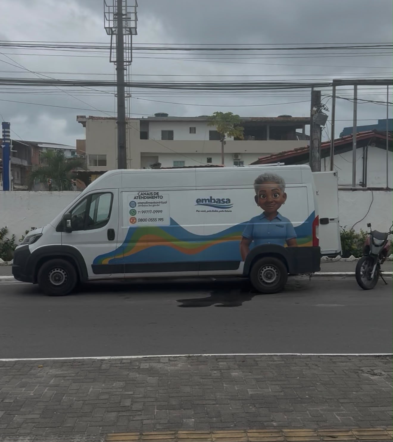Unidade móvel da Embasa realiza atendimentos em Madre de Deus