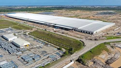 Trabalhadores da BYD paralisam atividades em Camaçari e sindicato acompanha negociações