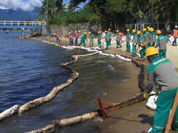 Sete anos após vazamento de óleo, pescadores e marisqueiras seguem sem indenização