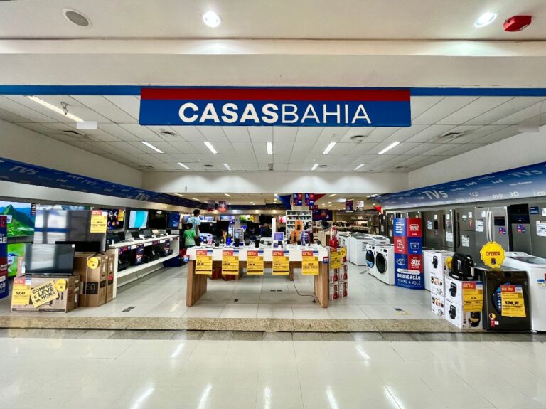 Casas Bahia fecha 298 lojas e corta cerca de 1,9 mil postos de trabalho